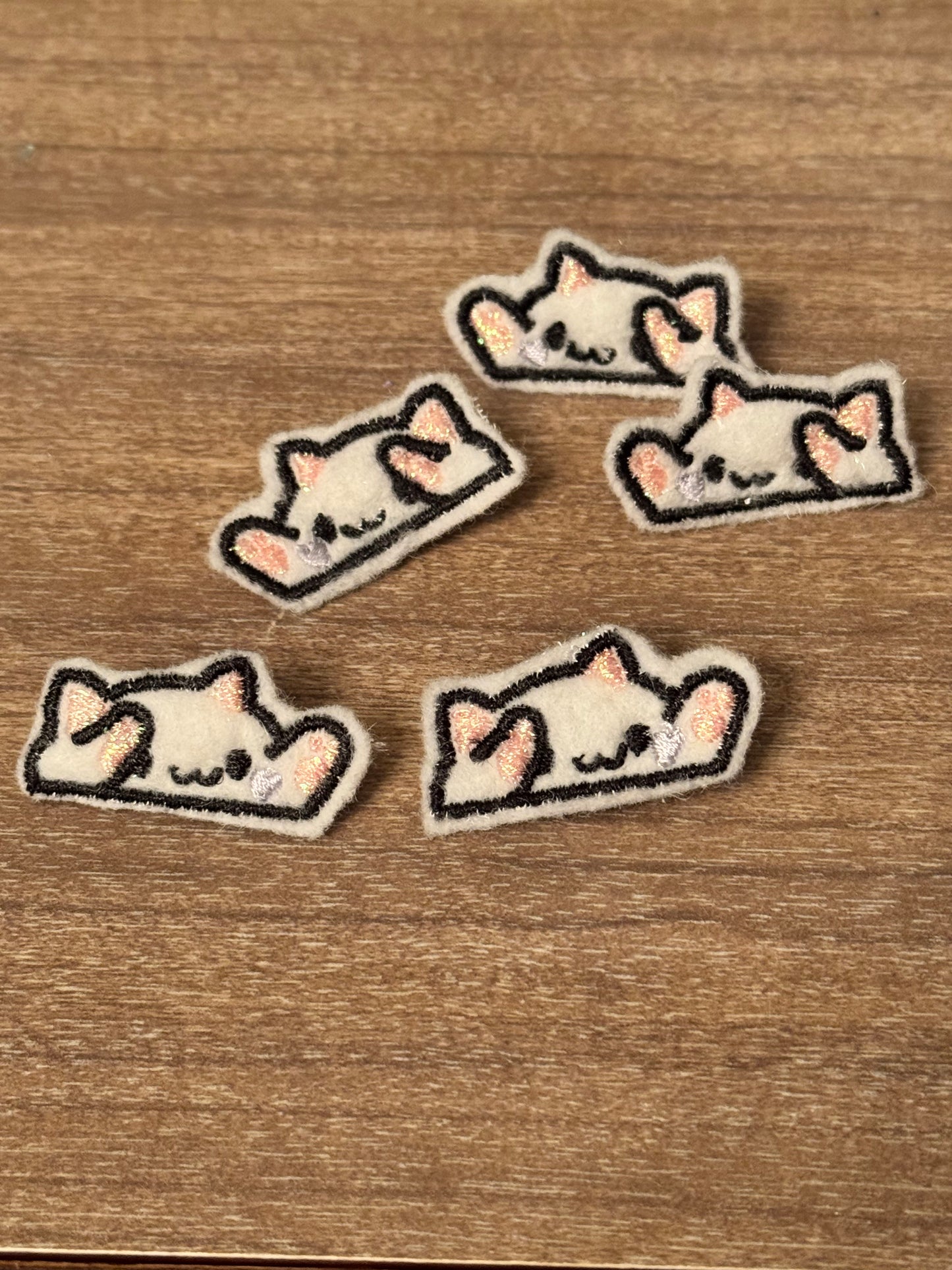 Smol Bongo Cat pin
